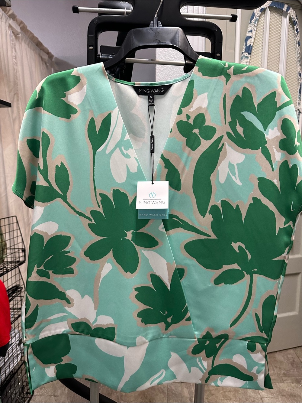 Ming Wang floral printed crepe de Chine top with matching wide leg pants.